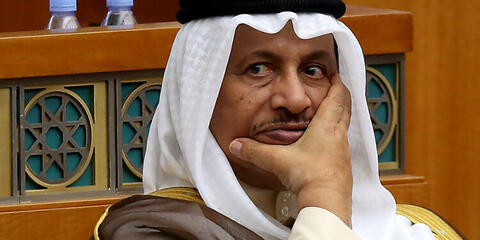 الكويت: إحالة رئيس الوزراء ووزير الداخلية والدفاع السابقين للمحاكمة بتهم فساد