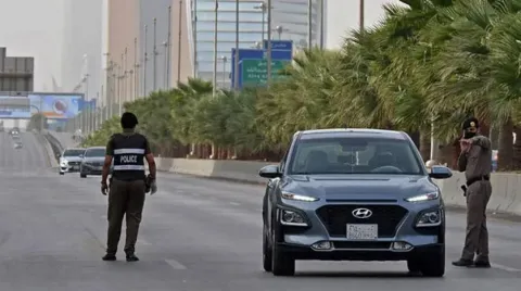 تنفيذ القتل تعزيرا في سعودي أحرق أمه حية !