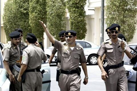 التحقيق مع جنرالات في الحرس الوطني السعودي بتهمة الرشوة