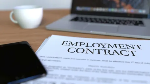 Looking for a Job in UAE? Here's How You Can Avoid Labour and Visa Fraud