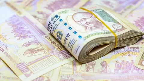 Indian Rupee Slips to 73.53 Against US Dollar Due to Weaker Domestic Equity Market