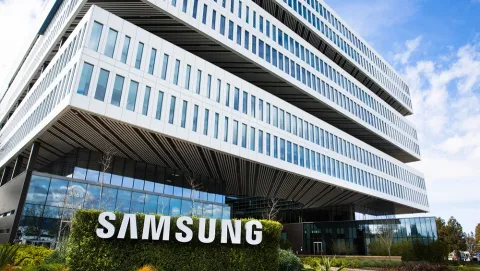 Google, Samsung's Wearable Units Merge To Take On Apple Watch