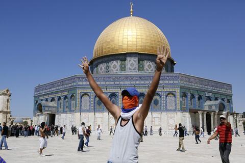 نتنياهو يستجدي الهدوء في القدس ويحذر غزة