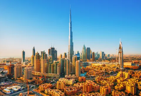 سوق دبي العقاري يشهد أعلى مبيعات شهرية في 8 سنوات