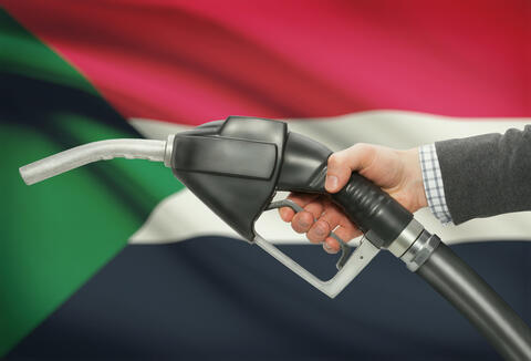 السودان يحرر أسعار الوقود بشكل مفاجىء يصدم الشارع 