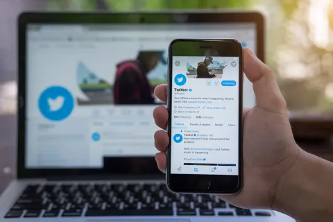 تويتر تدفع ميزة معاينة الصور بالحجم الكامل في التغريدات