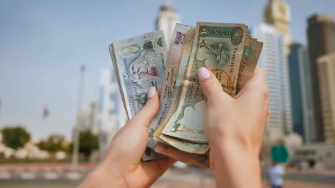 What Does a Dollar Peg Mean and How Does It Affect Countries’ Currencies?