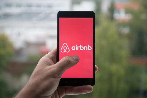 Airbnb Quits China Business Over Zero-COVID Policy