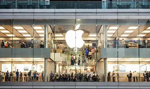 Apple to Boost Production in India As China's Lockdowns Continue: Report