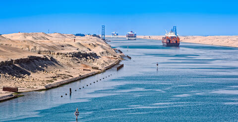 Suez Canal Authority Willing to Negotiate with Container Ship Owner