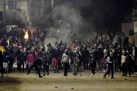 Can Tunisia's Earlier Elections Date End Political Chaos?