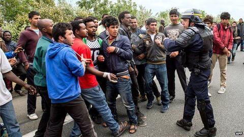 UK Seeks Harsh Sentences for Those Attempting to Help Asylum Seekers 