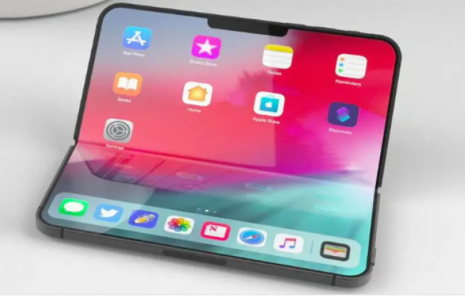 آبل تطور أول آيفون قابل للطي بدون تجاعيد